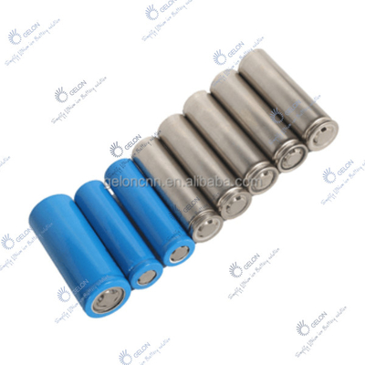 Ricerca della batteria al litio della cassa delle cellule del cilindro
