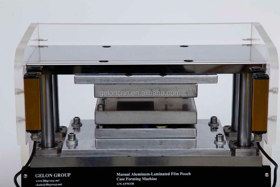 Linea di produzione della batteria al litio del laboratorio di Gelon, cassa delle cellule del sacchetto che forma le attrezzature